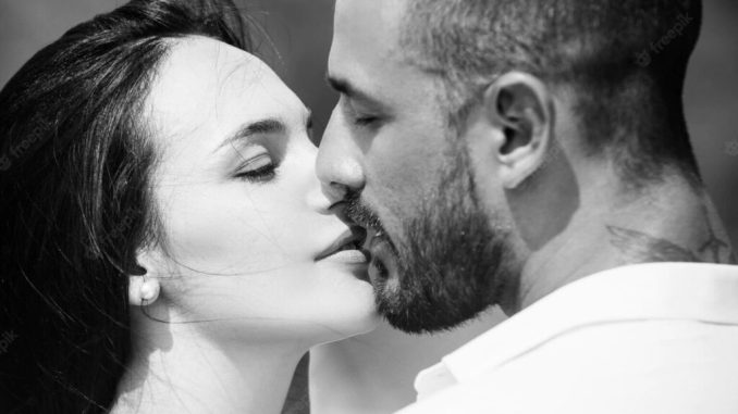 romantic-portrait-of-a-sensual-c-1536x1025-1-1024x683-1